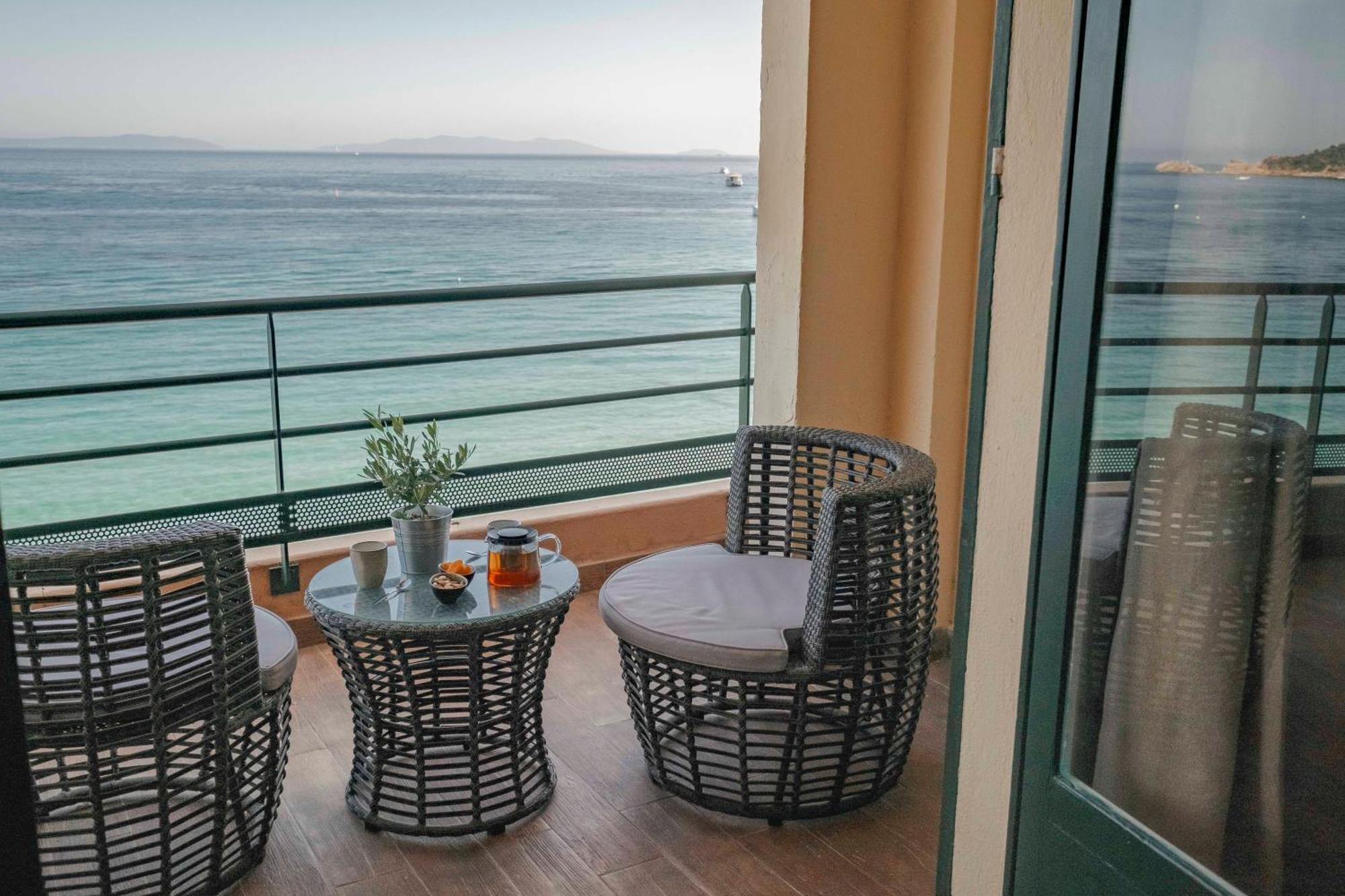 Surplage Hotel Cavaliere Le Lavandou Kültér fotó