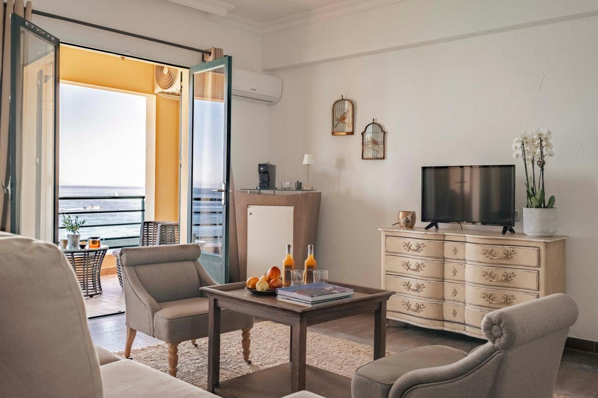 Surplage Hotel Cavaliere Le Lavandou Kültér fotó