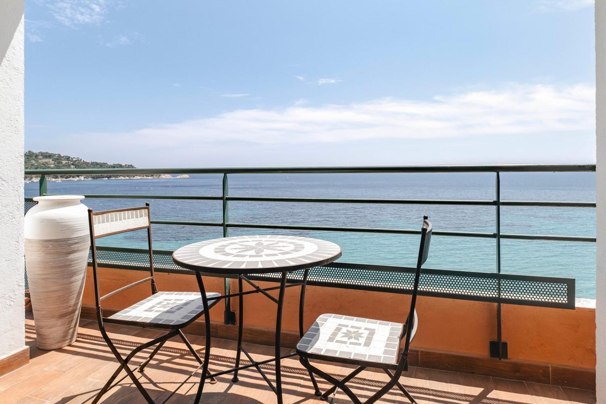 Surplage Hotel Cavaliere Le Lavandou Kültér fotó