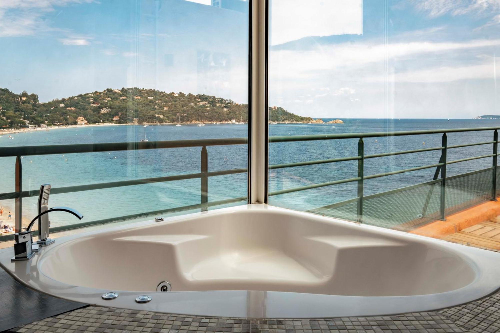 Surplage Hotel Cavaliere Le Lavandou Kültér fotó