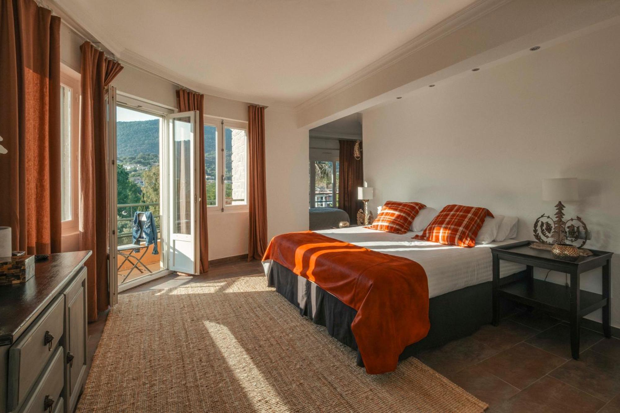 Surplage Hotel Cavaliere Le Lavandou Kültér fotó