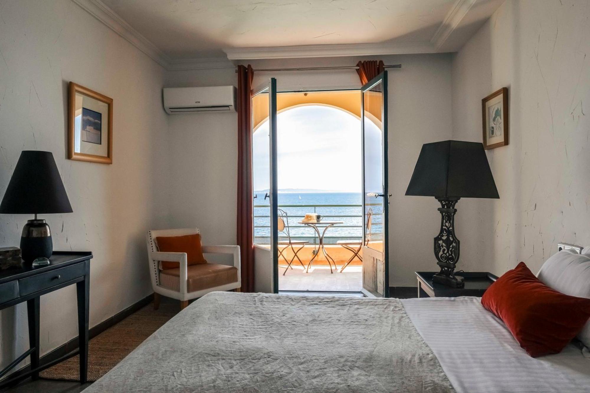 Surplage Hotel Cavaliere Le Lavandou Kültér fotó