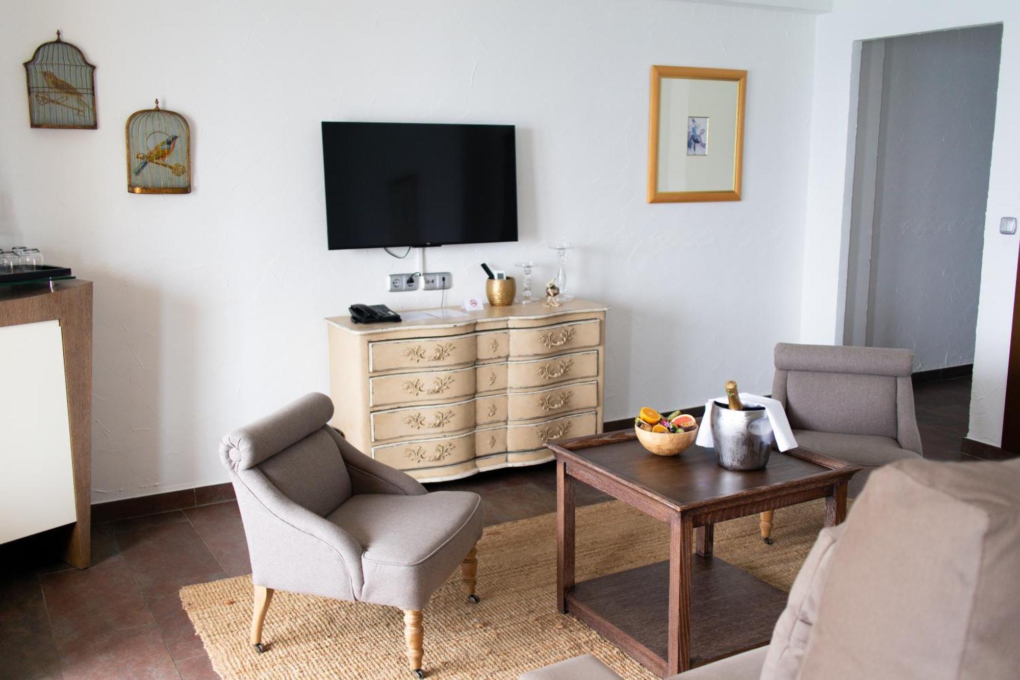 Surplage Hotel Cavaliere Le Lavandou Kültér fotó